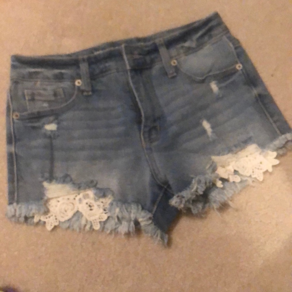 Jean shorts with lace.